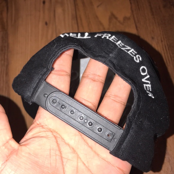 EAGLES 1994 SNAPBACK HAT - Picture 5 of 5